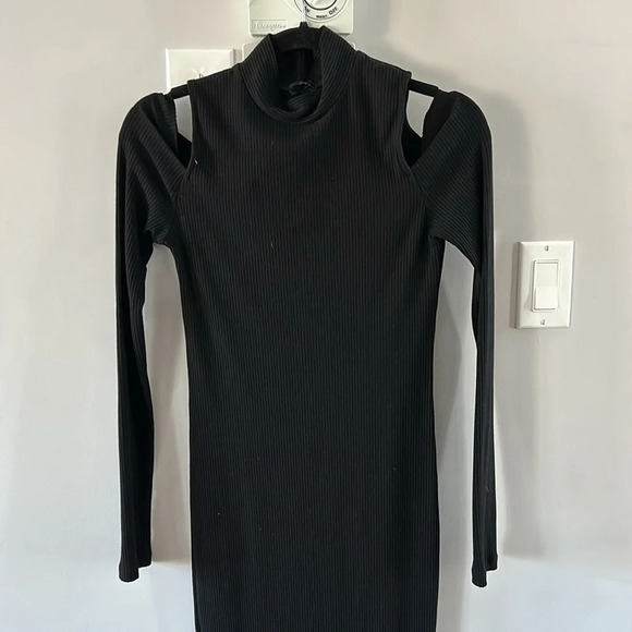 Revolve X Sen TIFF Ribbed Cold Shoulder Dress in Black - Picture 4 of 9